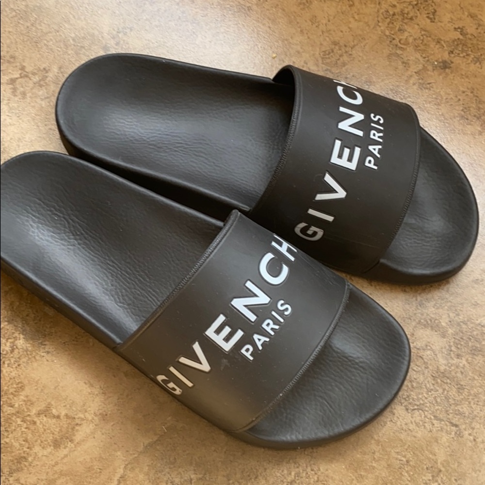 Givenchy slides 39